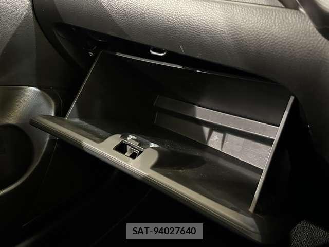 Suzuki SWIFT 2014-06 8527631-25