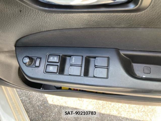 Suzuki SWIFT 2015-11 8527635-12