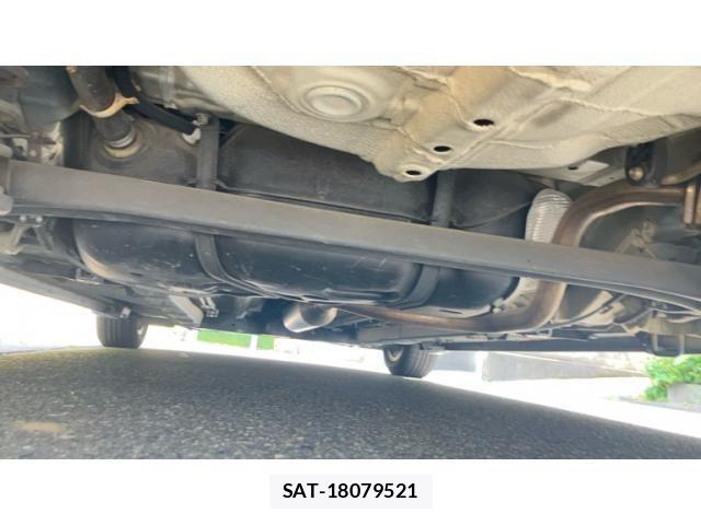 Suzuki SWIFT 2012-12 8527633-4