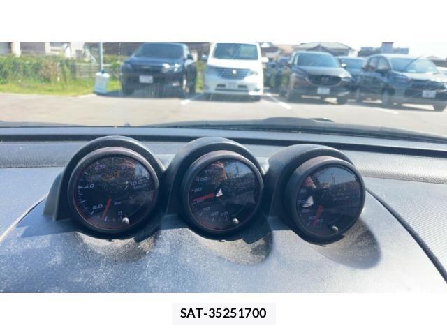 Suzuki SWIFT 2011-12 8563718-16