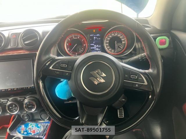 Suzuki SWIFT 2018-01 8563714-15