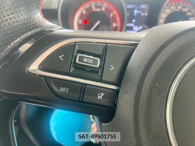 Suzuki SWIFT 2018-01 8563714-16