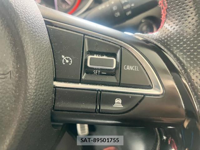 Suzuki SWIFT 2018-01 8563714-17