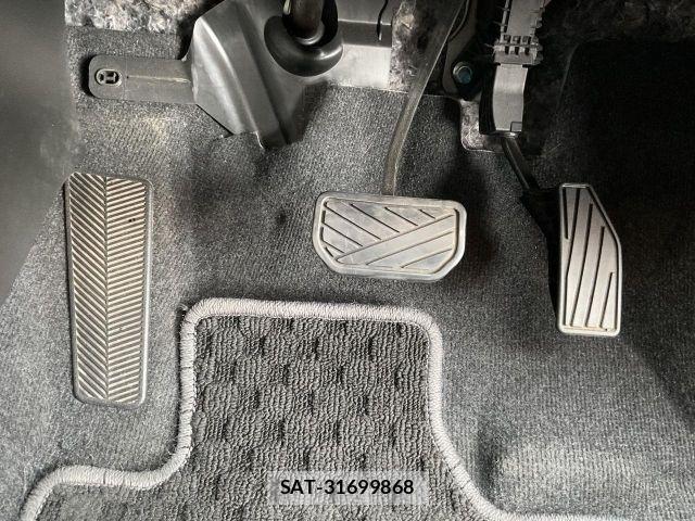 Suzuki SWIFT 2018-09 8563711-27