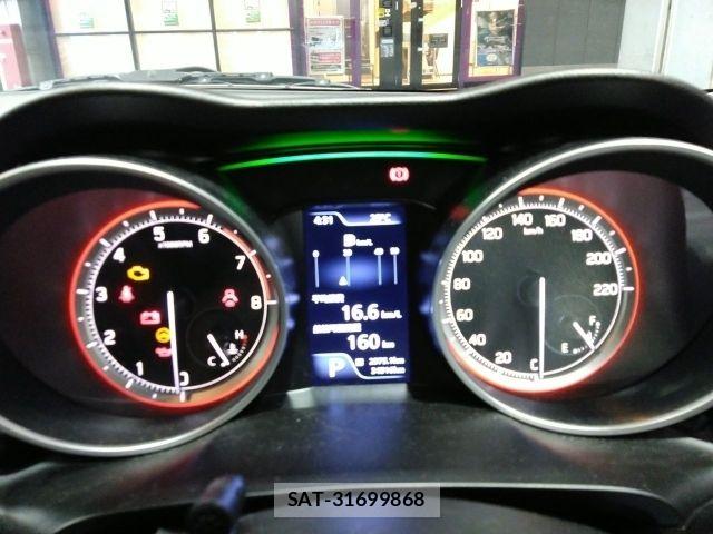 Suzuki SWIFT 2018-09 8563711-29
