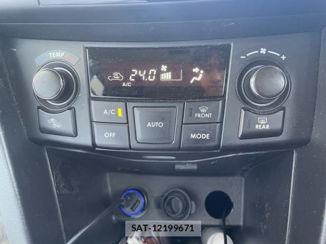 Suzuki SWIFT 2013-08 8563719-14