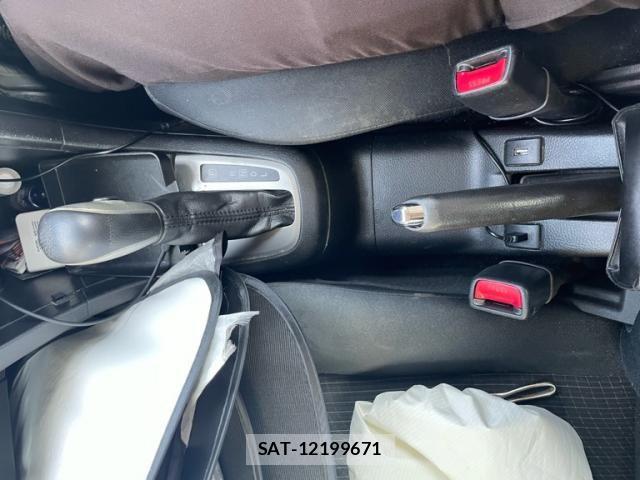 Suzuki SWIFT 2013-08 8563719-15