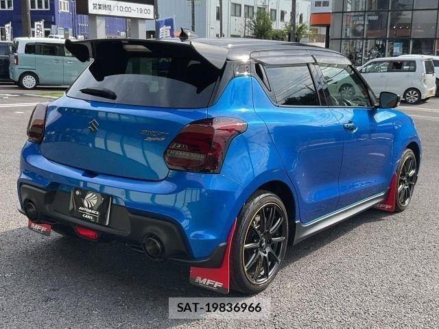 Suzuki SWIFT 2022-12 8563708-17