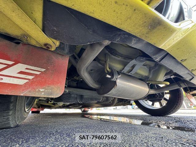 Suzuki SWIFT 2013-01 8563716-17