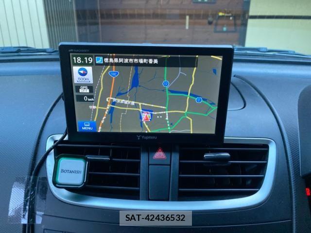 Suzuki SWIFT 2015-10 8629205-23