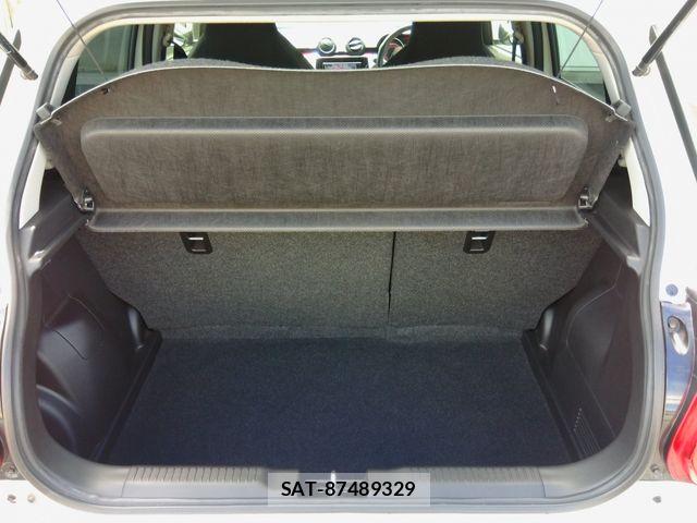 Suzuki SWIFT 2018-03 8629193-14