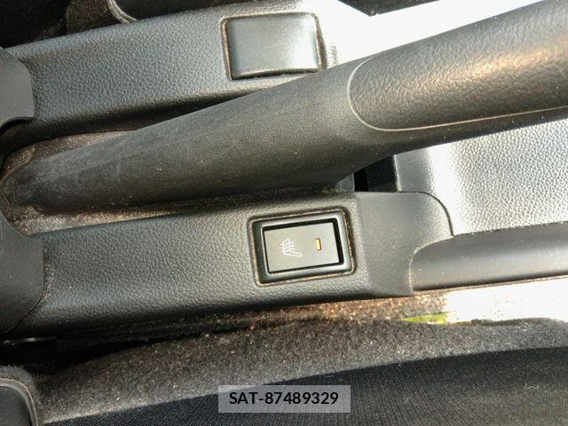 Suzuki SWIFT 2018-03 8629193-27
