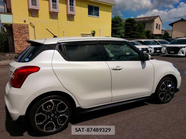 Suzuki SWIFT 2018-03 8629193-8