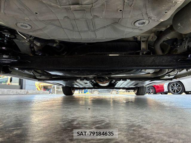 Suzuki SWIFT 2019-04 8629194-26