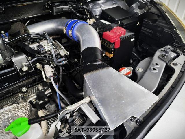 Suzuki SWIFT 2018-06 8629192-13
