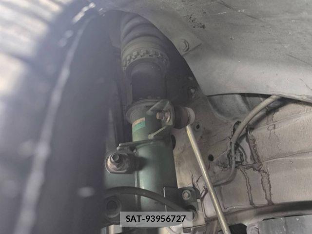 Suzuki SWIFT 2018-06 8629192-16