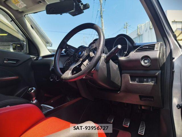 Suzuki SWIFT 2018-06 8629192-5