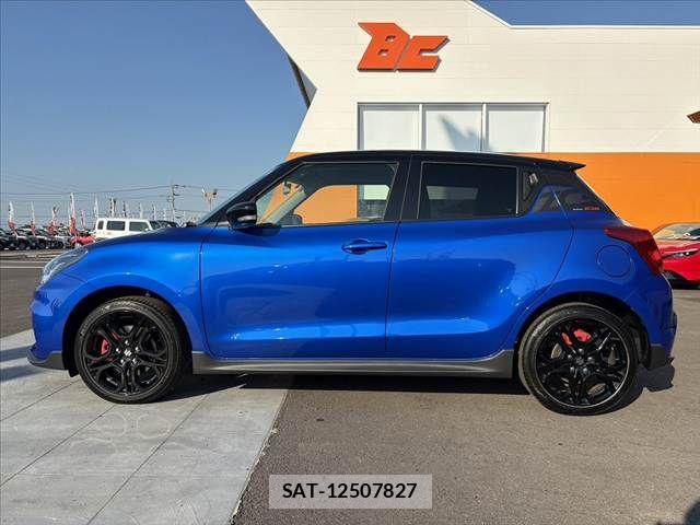 Suzuki SWIFT 2025-11 8661855-10
