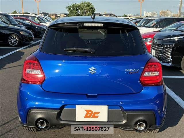 Suzuki SWIFT 2025-11 8661855-13