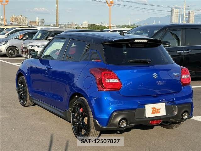 Suzuki SWIFT 2025-11 8661855-14