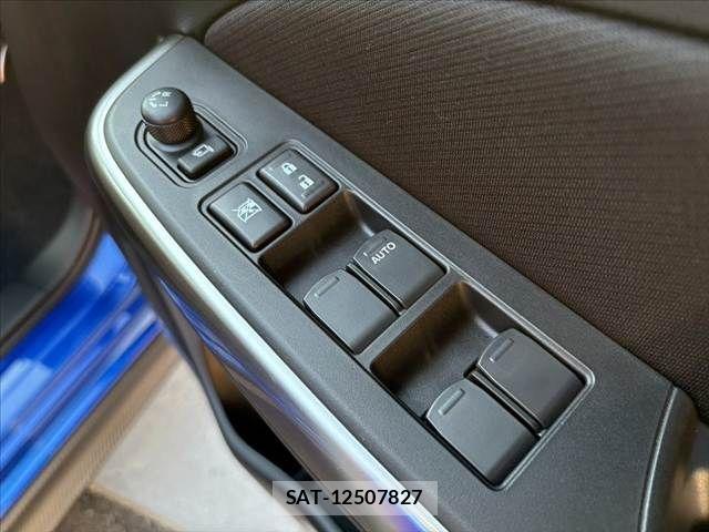 Suzuki SWIFT 2025-11 8661855-21