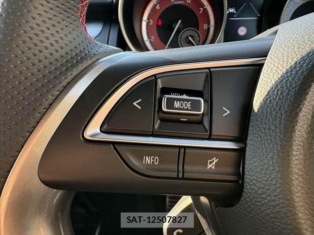 Suzuki SWIFT 2025-11 8661855-22