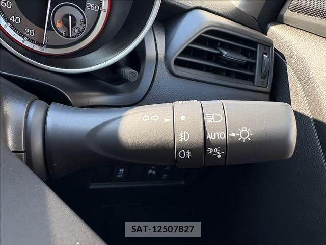 Suzuki SWIFT 2025-11 8661855-23
