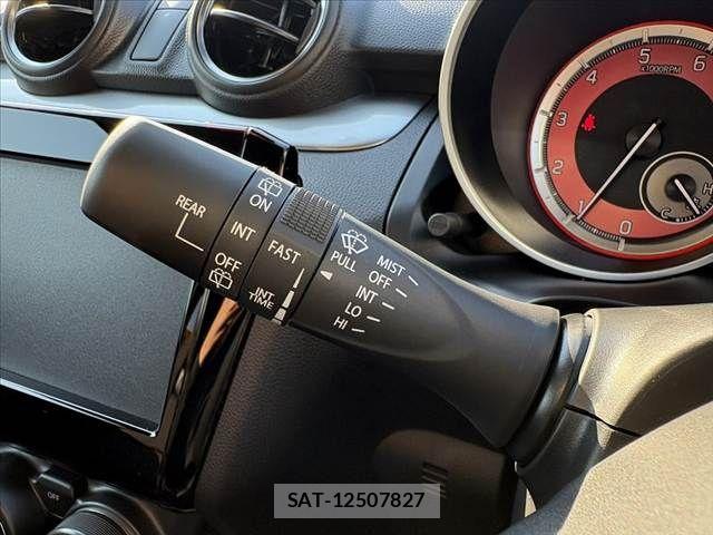 Suzuki SWIFT 2025-11 8661855-24