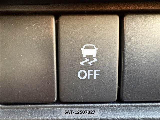 Suzuki SWIFT 2025-11 8661855-4