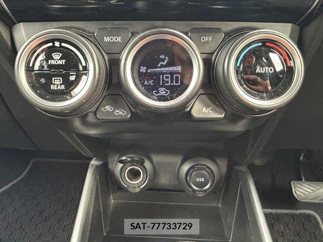 Suzuki SWIFT 2021-03 8661866-6