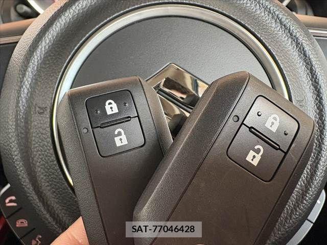 Suzuki SWIFT 2024-10 8661864-21