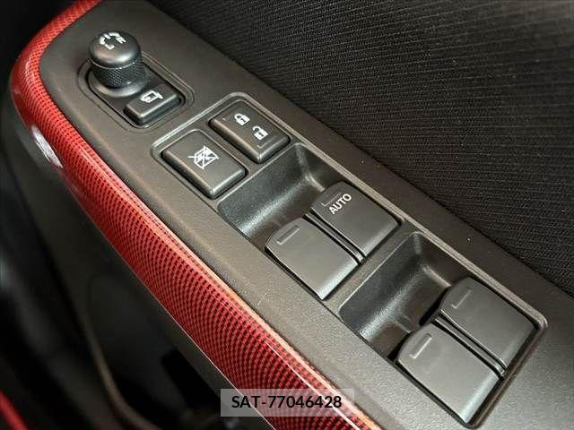 Suzuki SWIFT 2024-10 8661864-29