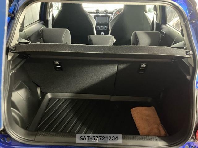 Suzuki SWIFT 2026-01 8686696-4