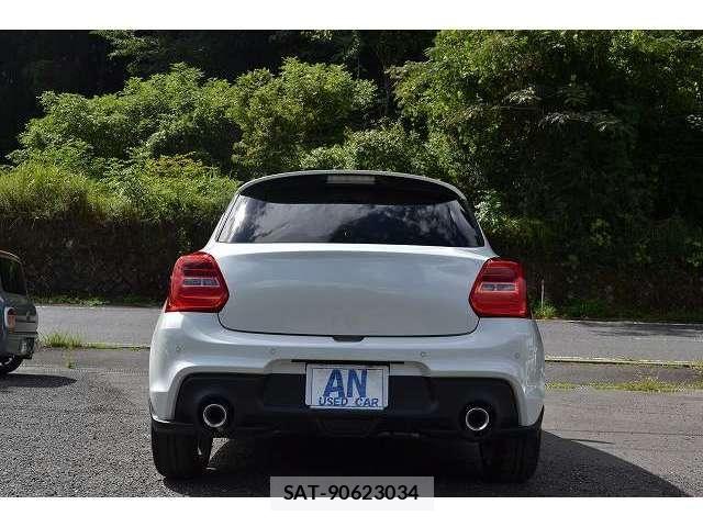 Suzuki SWIFT 2022-08 8686702-6