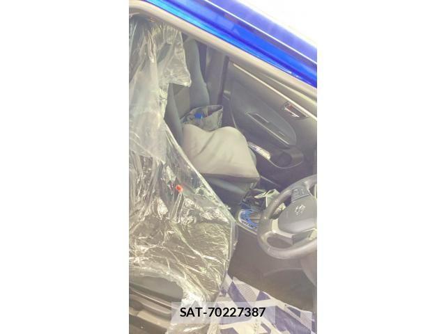 Suzuki SWIFT 2013-10 8746197-13