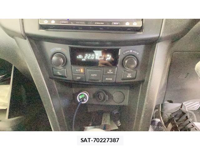 Suzuki SWIFT 2013-10 8746197-6