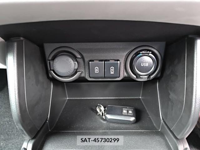Suzuki SWIFT 2023-12 8746177-17