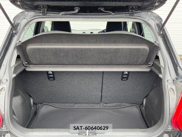 Suzuki SWIFT 2021-03 8797651-9