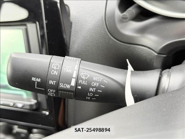Suzuki SWIFT 1990-01 8831896-29