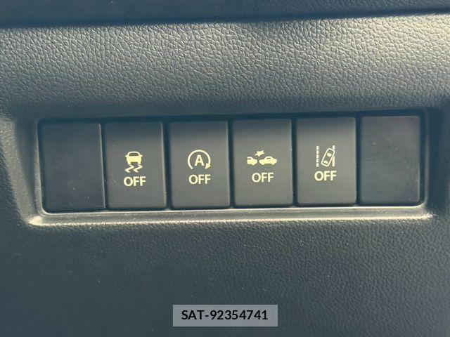 Suzuki SWIFT 2018-03 8831913-12
