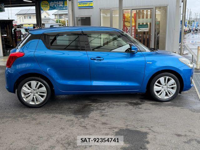 Suzuki SWIFT 2018-03 8831913-16
