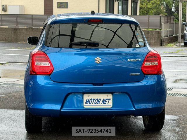 Suzuki SWIFT 2018-03 8831913-17