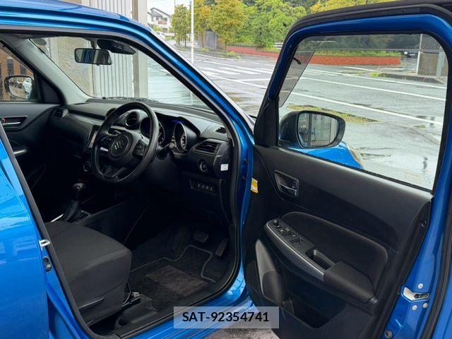 Suzuki SWIFT 2018-03 8831913-27
