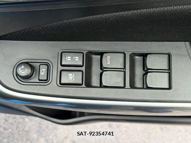 Suzuki SWIFT 2018-03 8831913-28