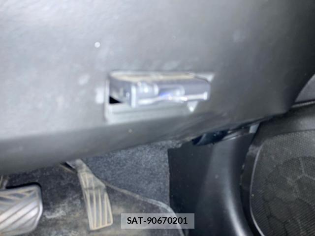 Suzuki SWIFT 2011-10 8831919-19