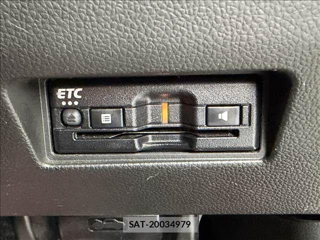 Suzuki SWIFT 2022-02 8831894-14