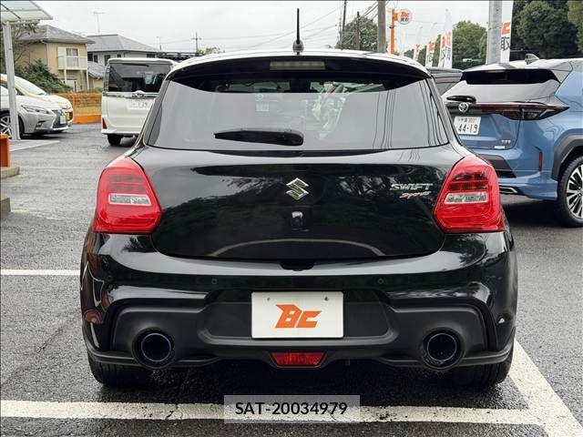 Suzuki SWIFT 2022-02 8831894-22