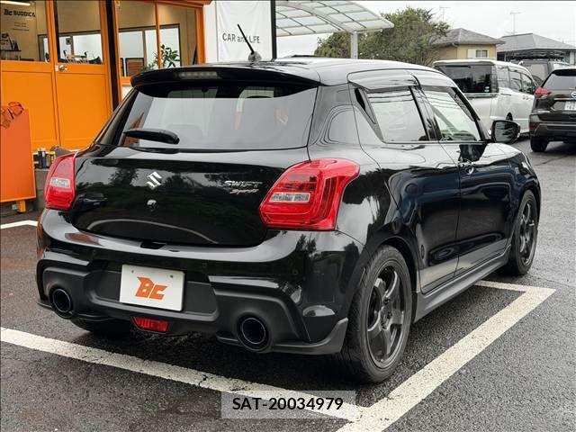 Suzuki SWIFT 2022-02 8831894-23