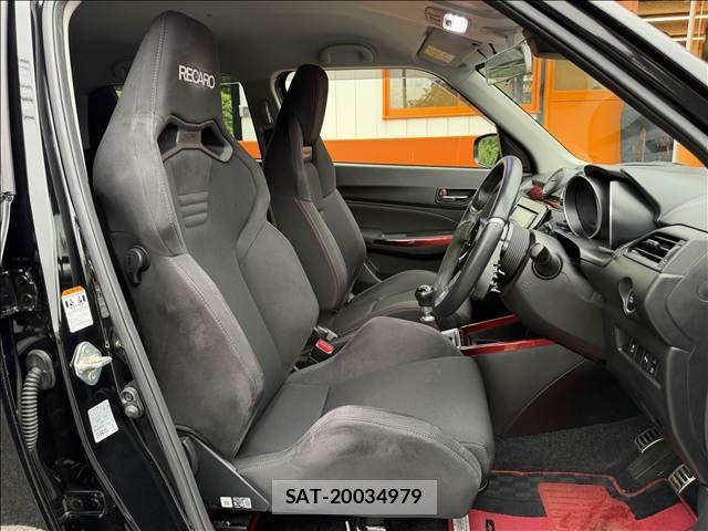 Suzuki SWIFT 2022-02 8831894-8