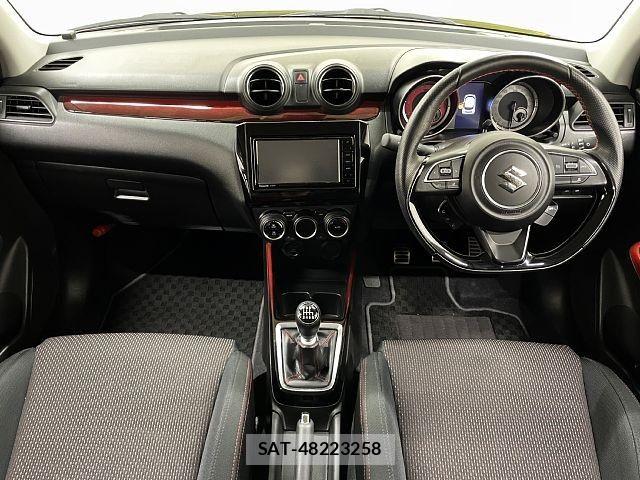 Suzuki SWIFT 2018-06 8831886-1